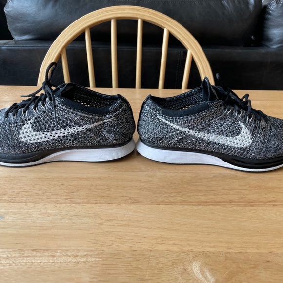Nike Flynit Racer - Picture 2 of 6
